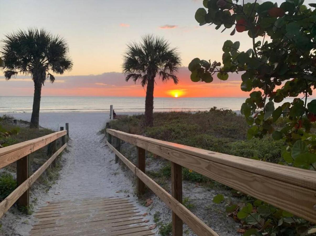 Sunset Paradise - Find Yourself In *